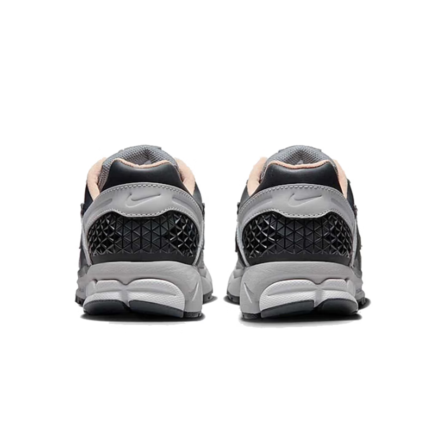 حذاء الجري Nike Zoom Vomero 5  - مراجعة Men'S Shoes Nike Black وسعره
